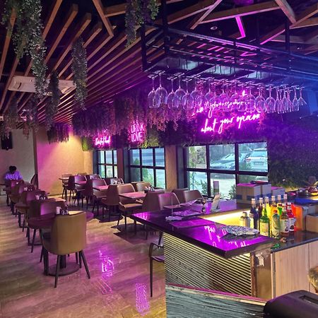 Hotel Merakee - Near Dahisar Mira Road Mumbai Dış mekan fotoğraf