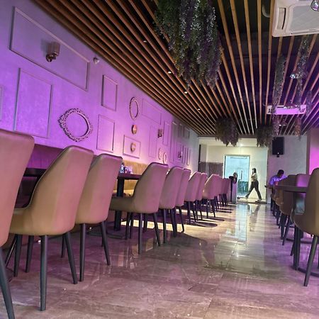 Hotel Merakee - Near Dahisar Mira Road Mumbai Dış mekan fotoğraf