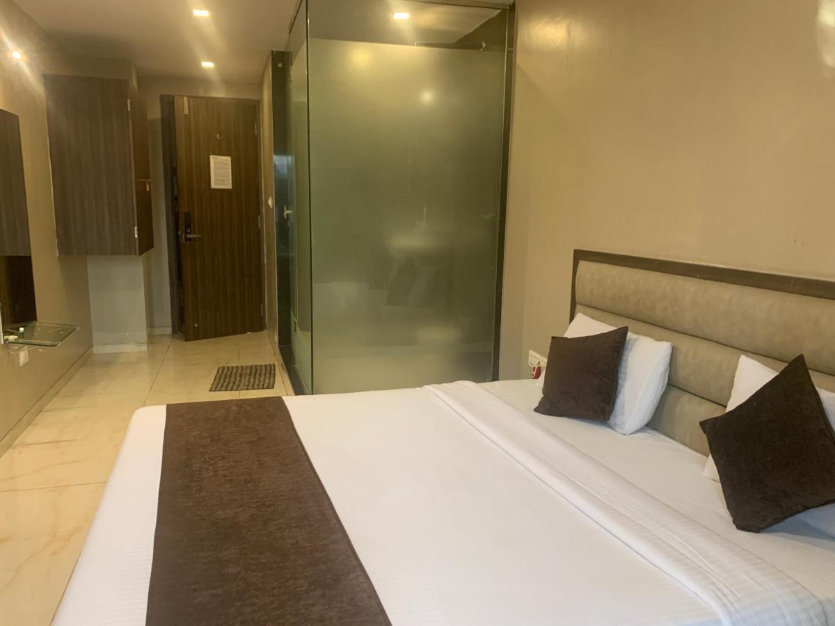 Hotel Merakee - Near Dahisar Mira Road Mumbai Dış mekan fotoğraf