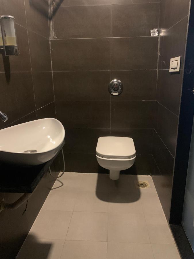 Hotel Merakee - Near Dahisar Mira Road Mumbai Dış mekan fotoğraf