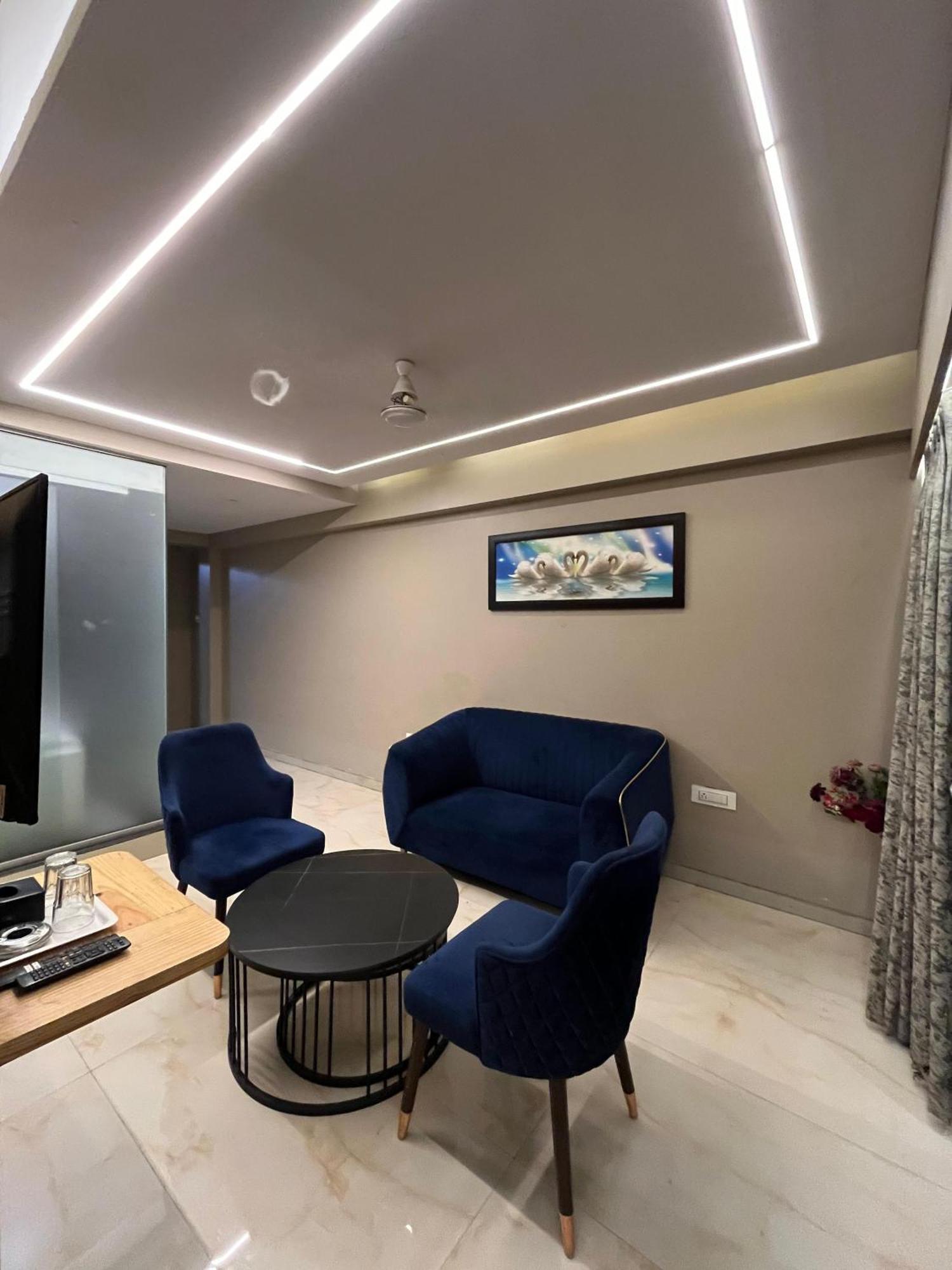 Hotel Merakee - Near Dahisar Mira Road Mumbai Dış mekan fotoğraf