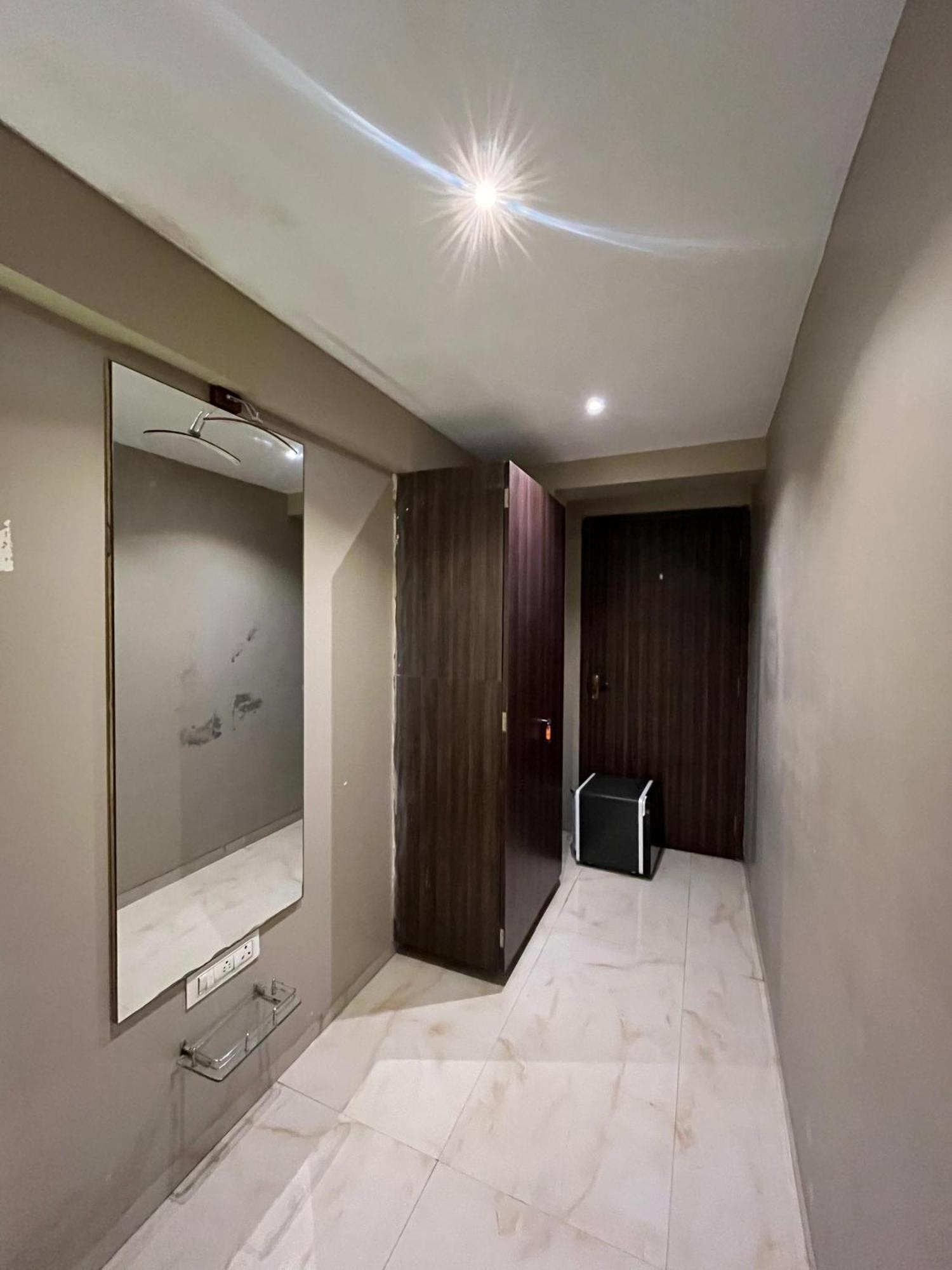 Hotel Merakee - Near Dahisar Mira Road Mumbai Dış mekan fotoğraf